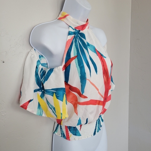 Jealous Tomato NWOT Women's Small Cold Shoulder Blouse White Tropical Floral Top - Picture 3 of 9